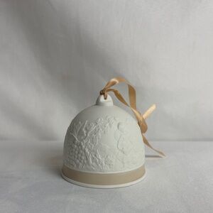 Lladro 1993 Holiday ornament, Elegant Cream Hanging Bell Ornament